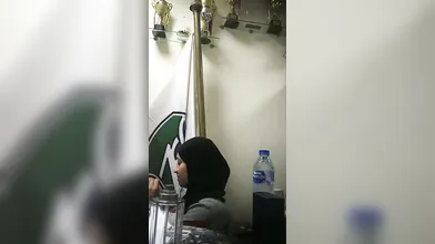 سكرتيرة تمص زب مديرها في الشغل لحد ما يجيبهم – سكس مصري